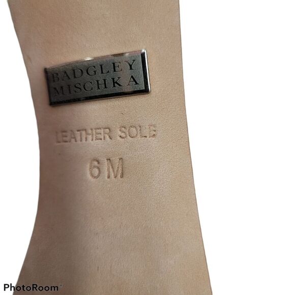 BADGLEY MISCHKA Jeannie Crystal Trim Pumps Size 6 - Picture 10 of 11